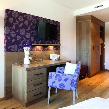 Berghotel Der Konigsleitner Отель 4*