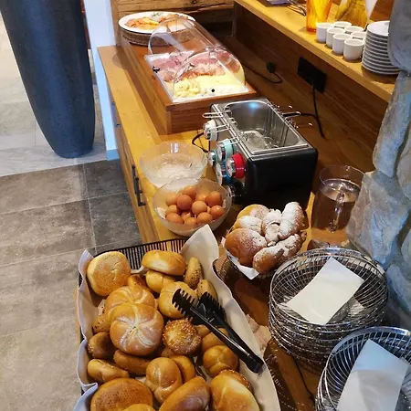 Der Koenigsleitner - Adults Only 4*